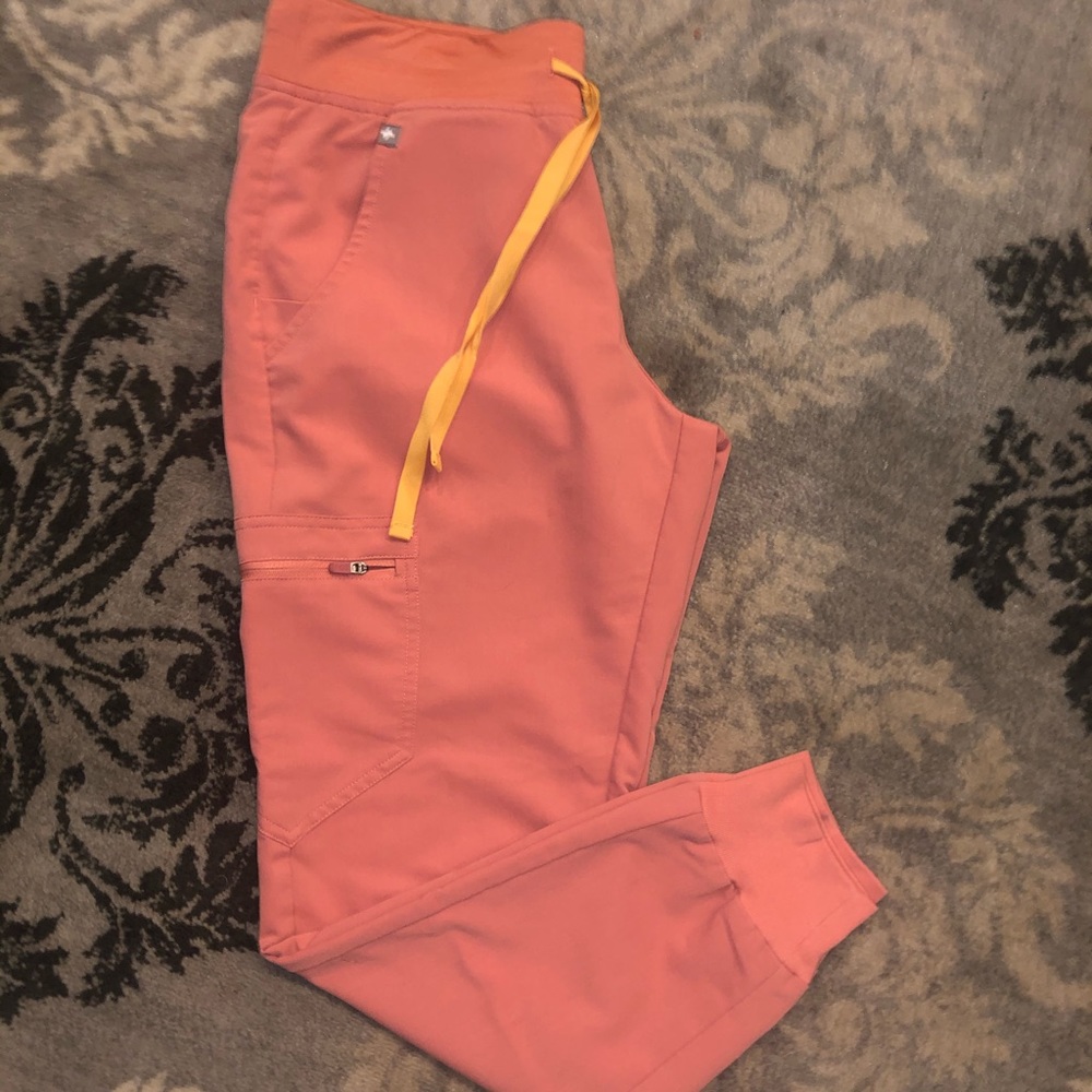SOLD Figs Small petite Coral Zamora joggers